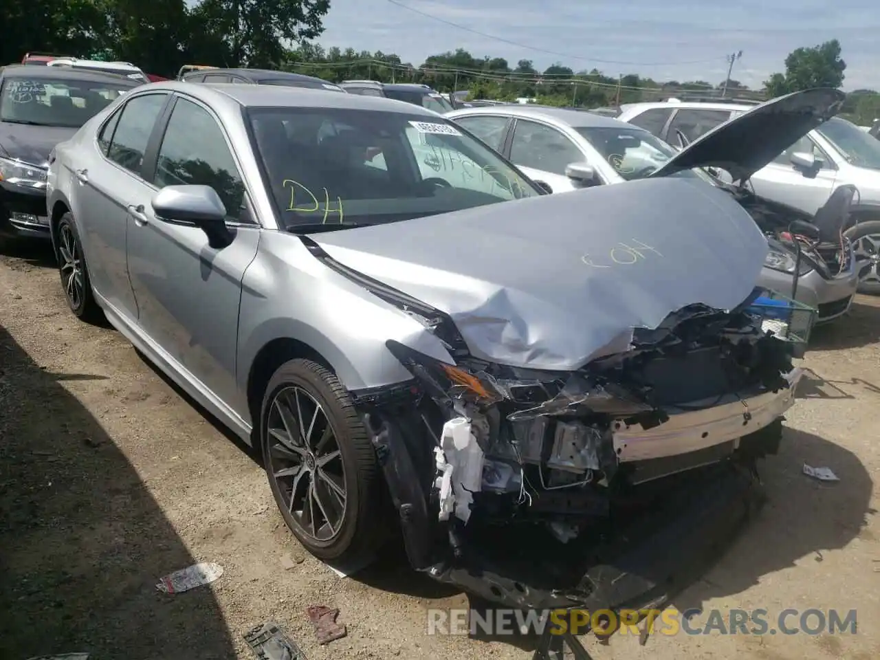 1 Photograph of a damaged car 4T1G11AK9NU013360 TOYOTA CAMRY 2022