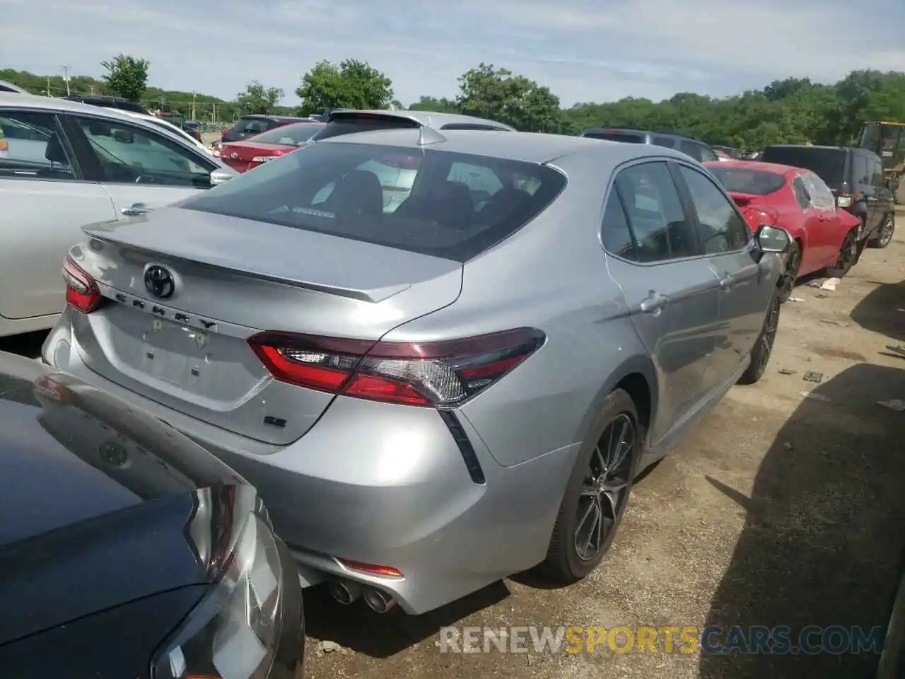 4 Photograph of a damaged car 4T1G11AK9NU013360 TOYOTA CAMRY 2022