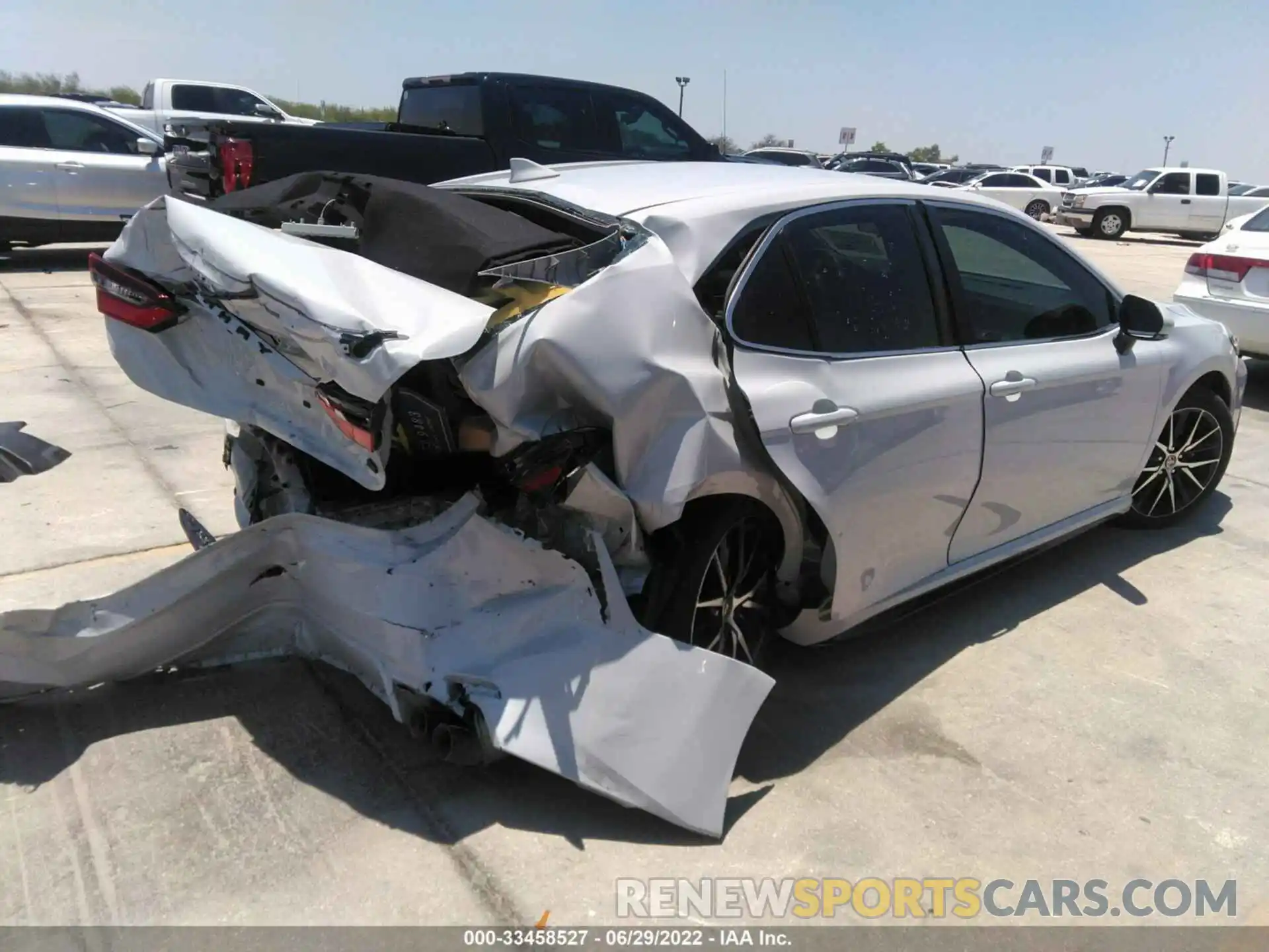 4 Photograph of a damaged car 4T1G11AK9NU019143 TOYOTA CAMRY 2022