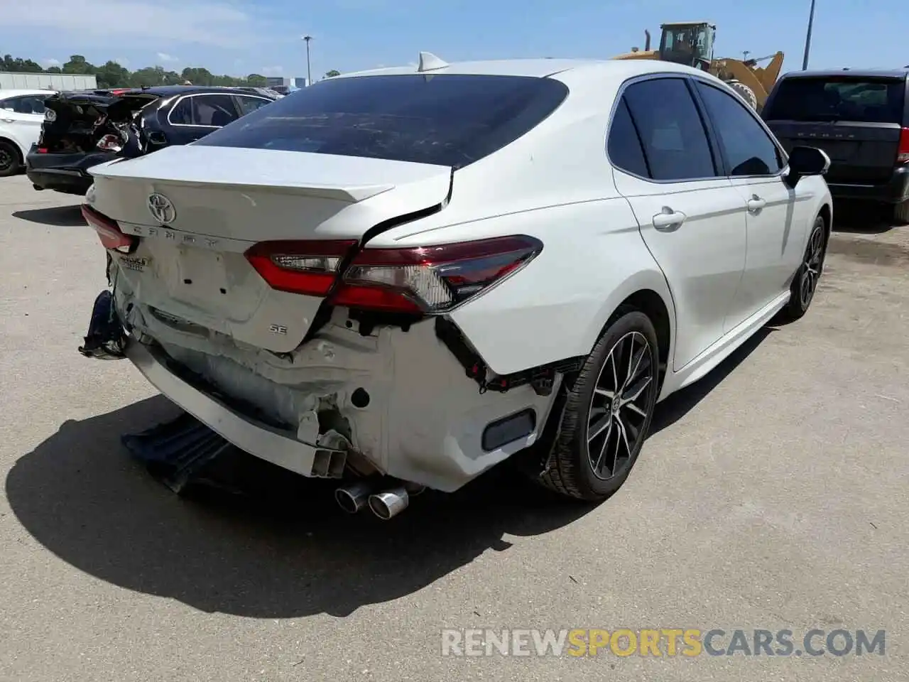 4 Photograph of a damaged car 4T1G11AK9NU499233 TOYOTA CAMRY 2022