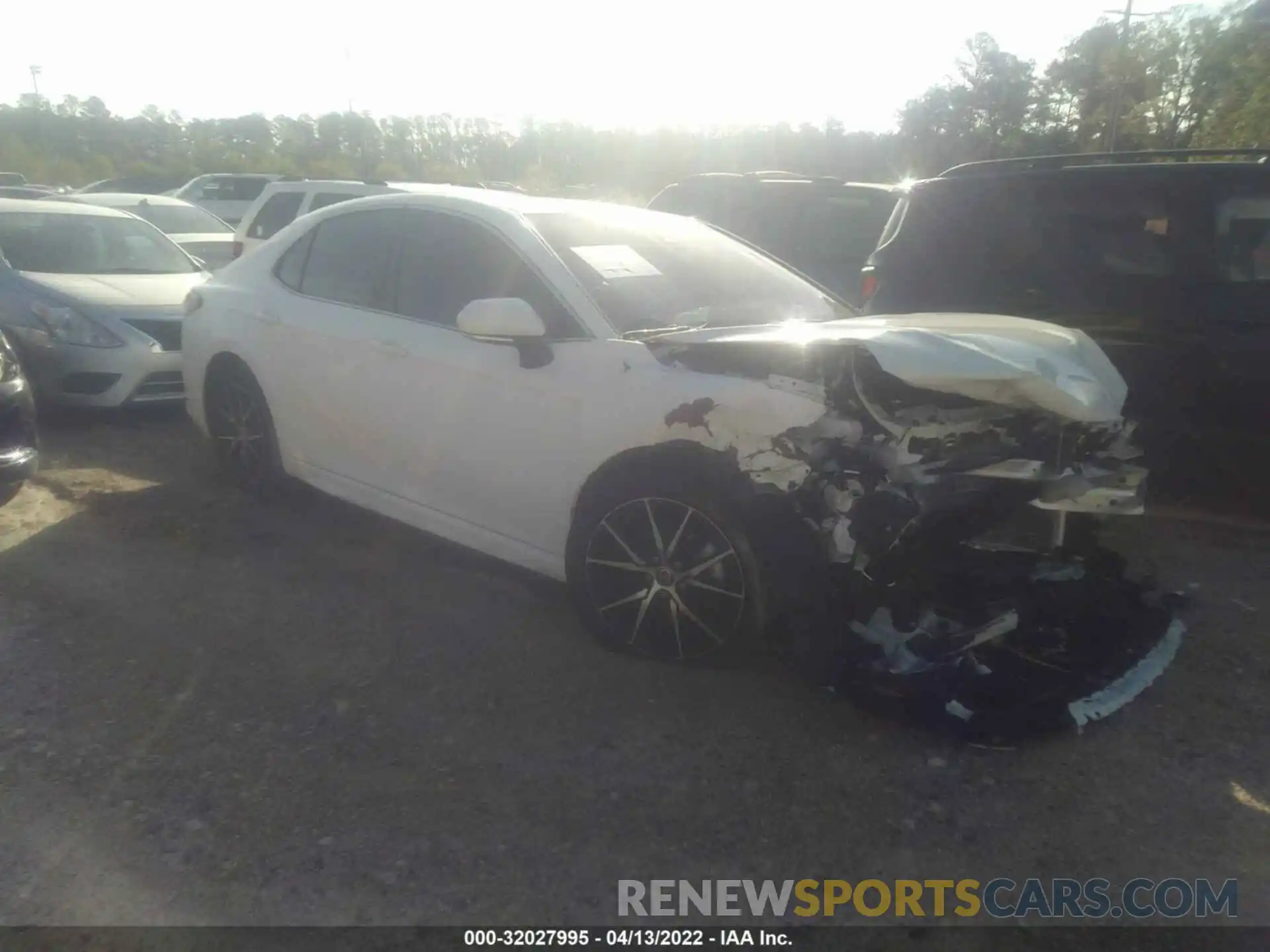 1 Photograph of a damaged car 4T1G11AK9NU621668 TOYOTA CAMRY 2022