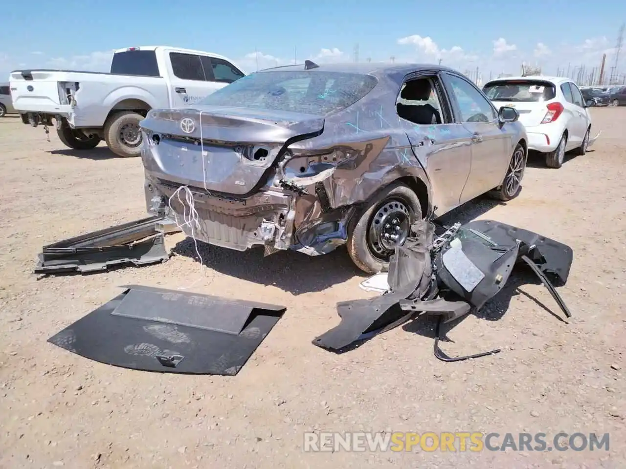 4 Photograph of a damaged car 4T1G11AK9NU633612 TOYOTA CAMRY 2022