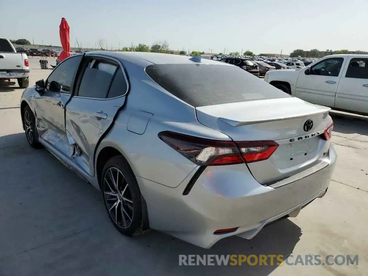 3 Photograph of a damaged car 4T1G11AK9NU643217 TOYOTA CAMRY 2022