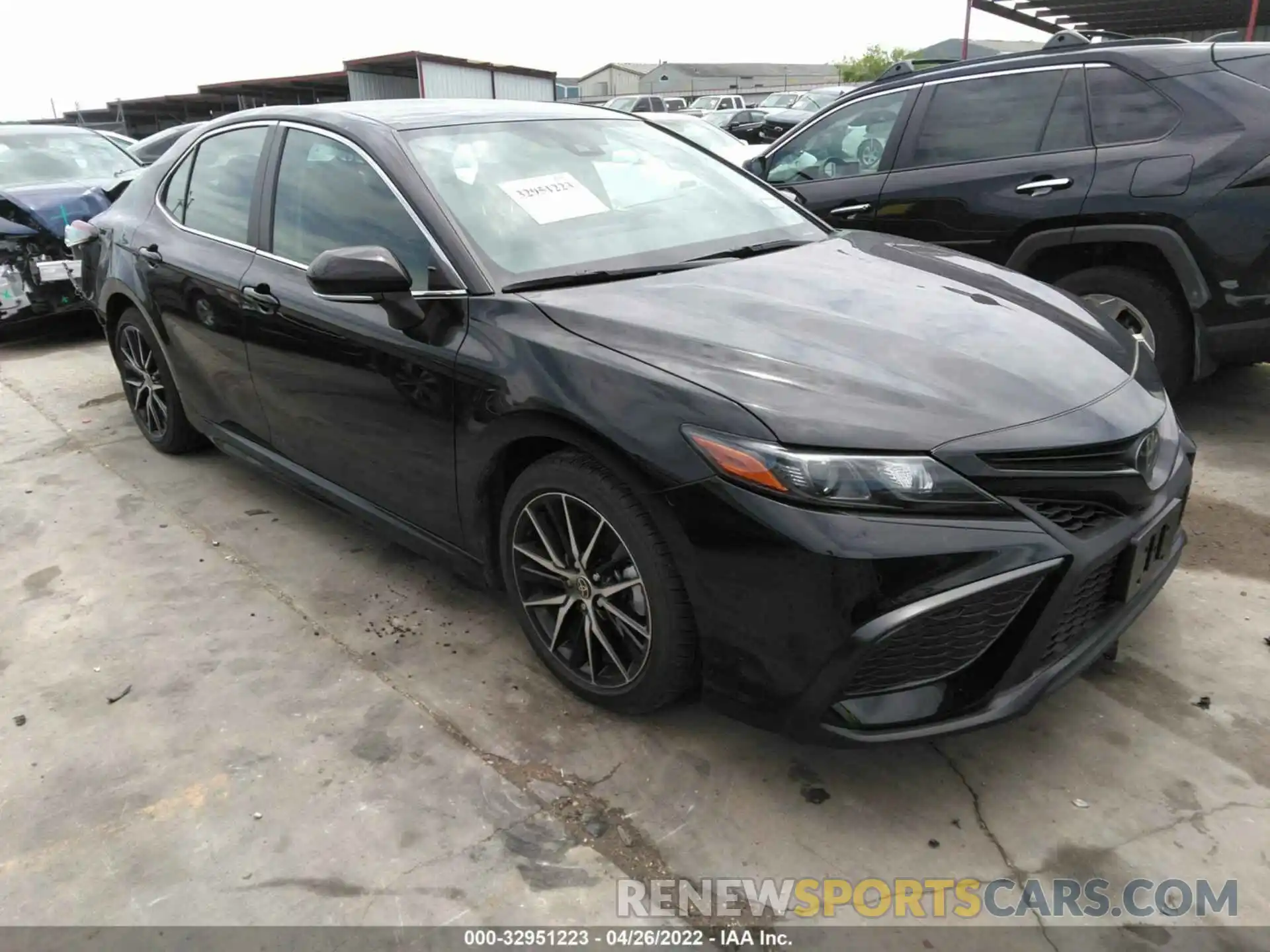 1 Photograph of a damaged car 4T1G11AK9NU664777 TOYOTA CAMRY 2022