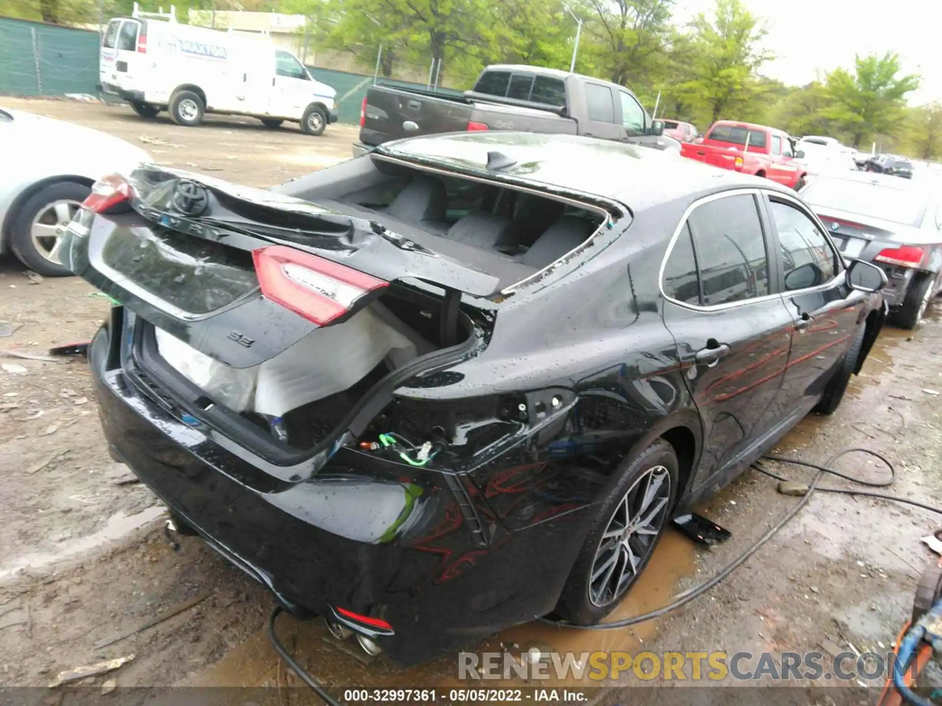 4 Photograph of a damaged car 4T1G11AK9NU669512 TOYOTA CAMRY 2022