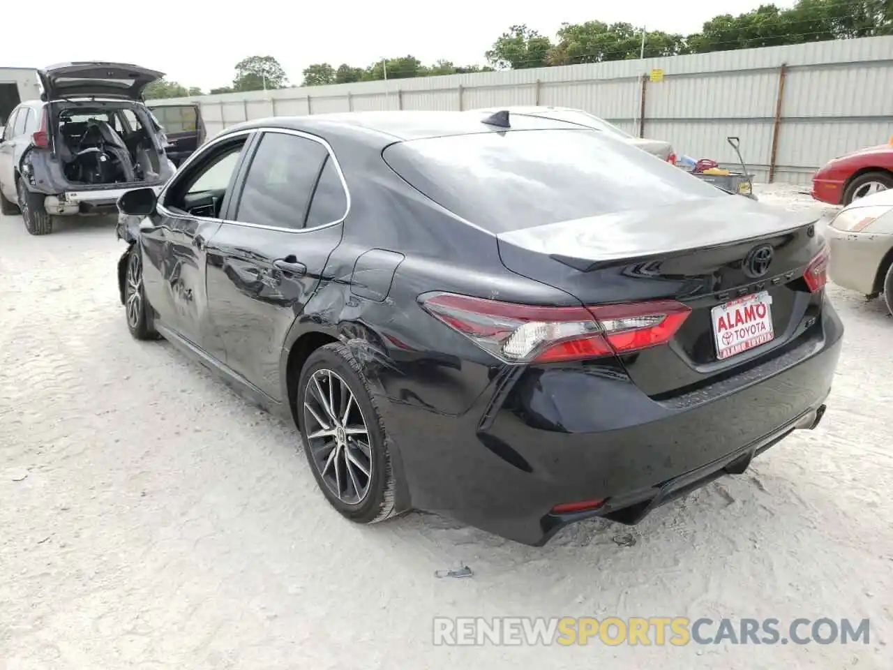 3 Photograph of a damaged car 4T1G11AK9NU692501 TOYOTA CAMRY 2022