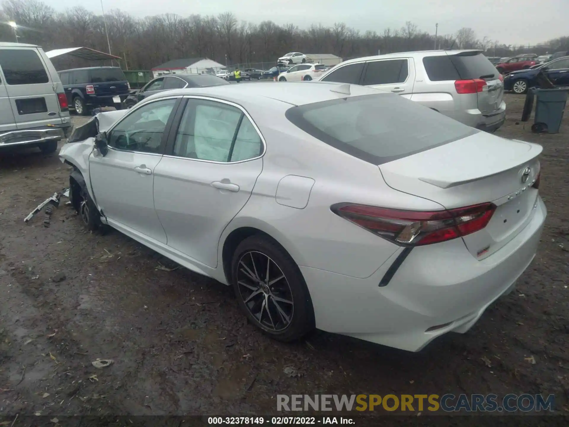 3 Photograph of a damaged car 4T1G11AKXNU007101 TOYOTA CAMRY 2022