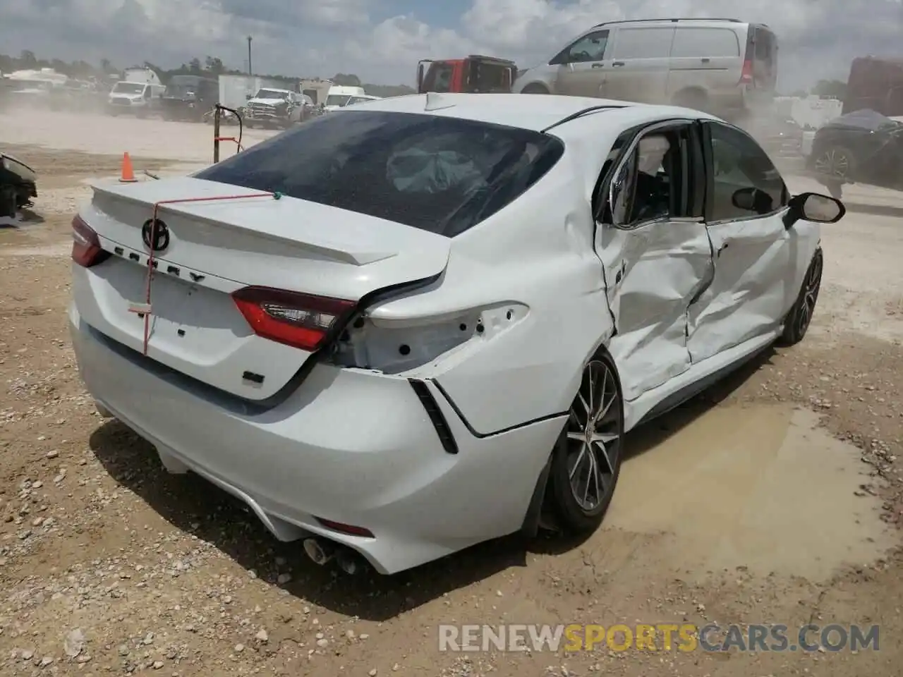 4 Photograph of a damaged car 4T1G11AKXNU012055 TOYOTA CAMRY 2022