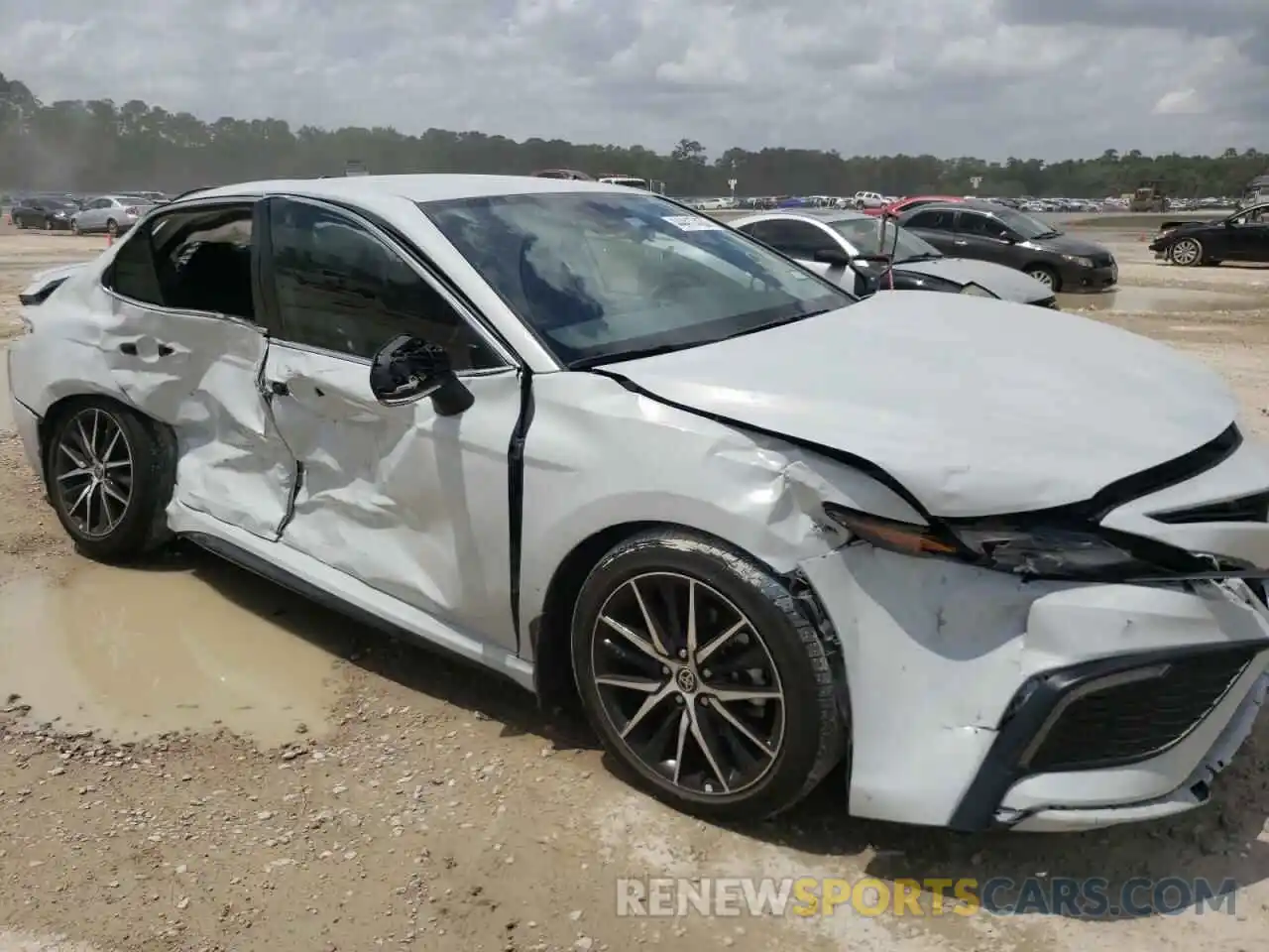 9 Photograph of a damaged car 4T1G11AKXNU012055 TOYOTA CAMRY 2022