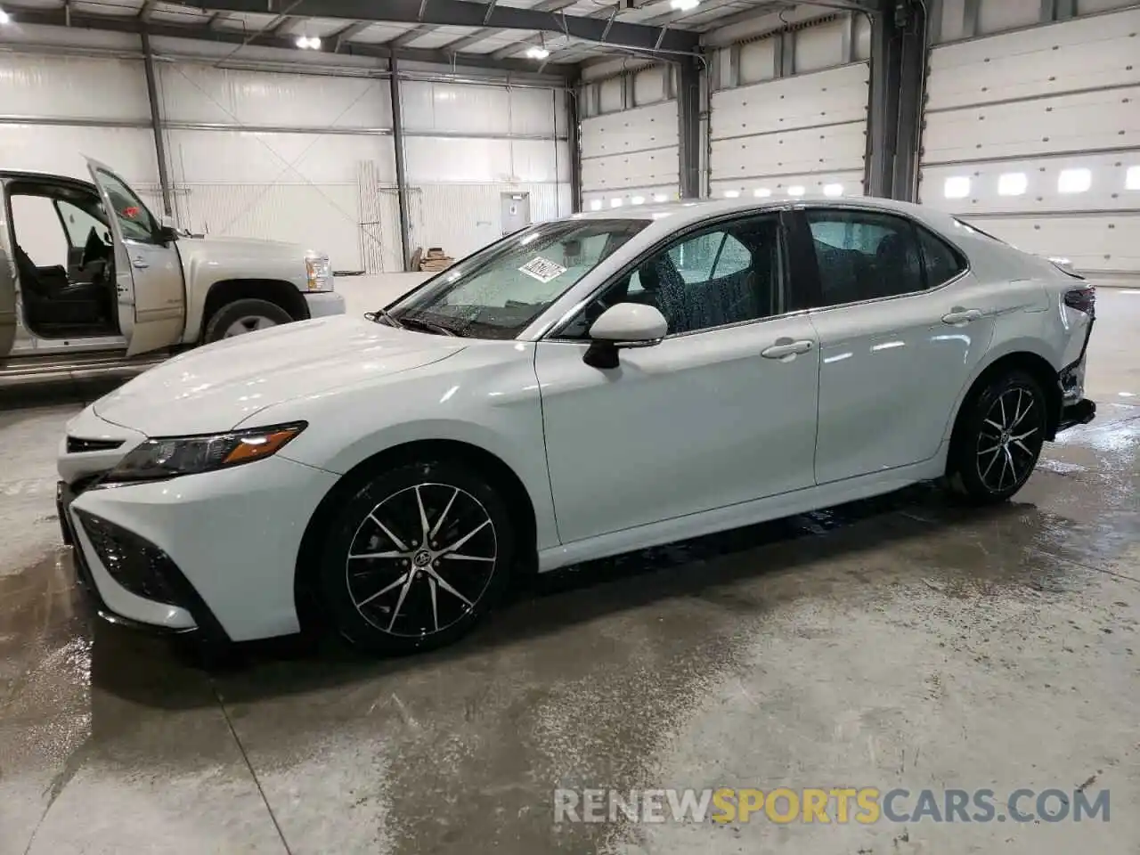 1 Photograph of a damaged car 4T1G11AKXNU054452 TOYOTA CAMRY 2022