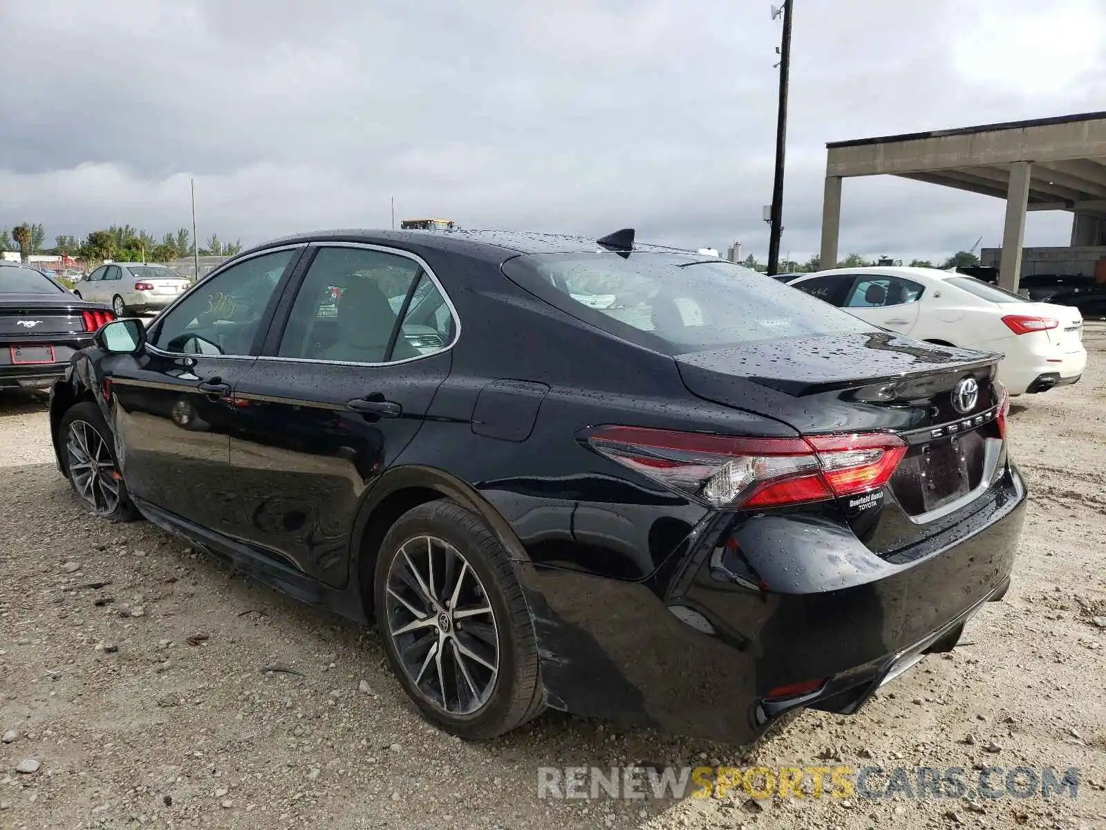 3 Photograph of a damaged car 4T1G11AKXNU618858 TOYOTA CAMRY 2022