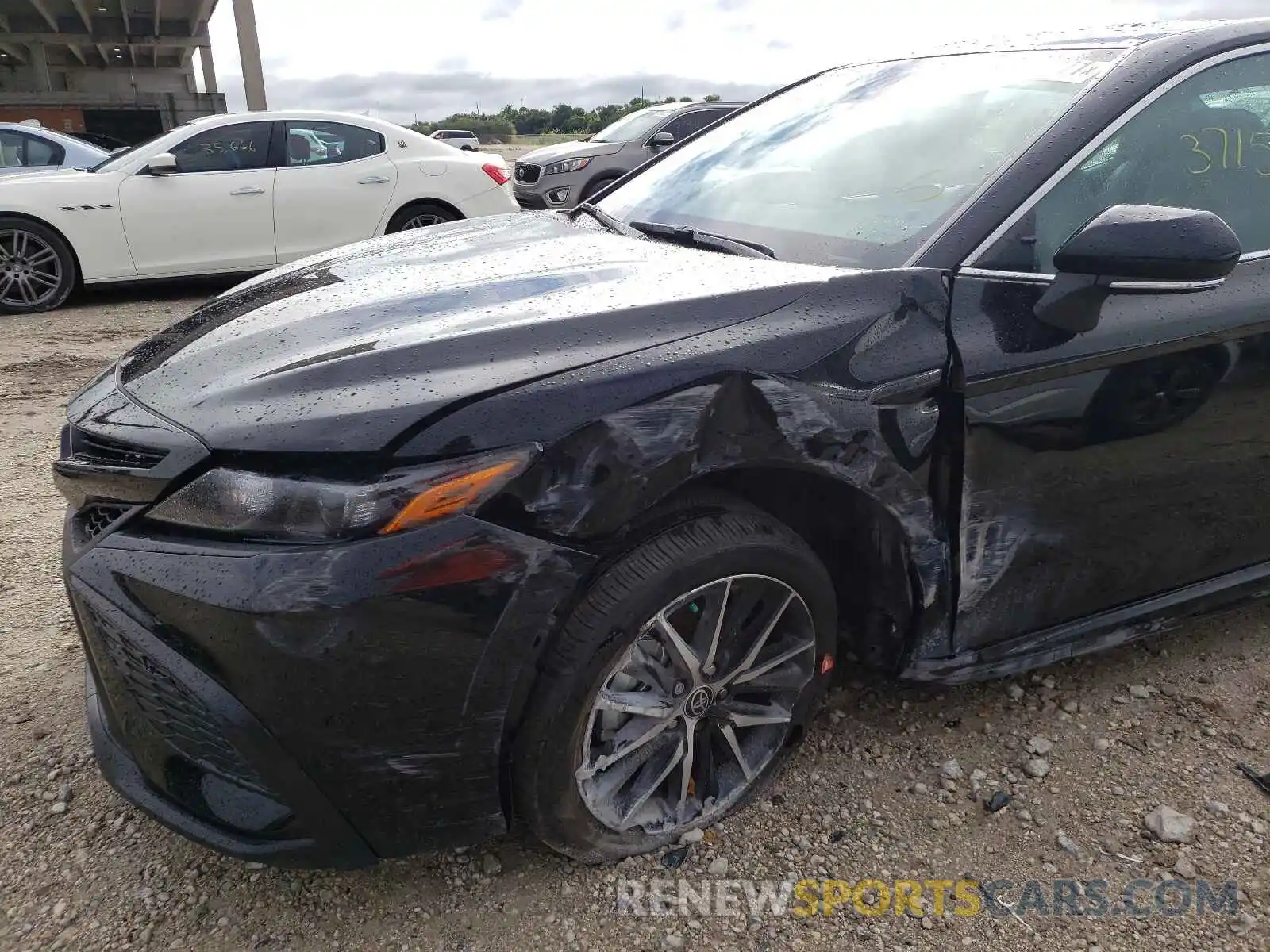 9 Photograph of a damaged car 4T1G11AKXNU618858 TOYOTA CAMRY 2022