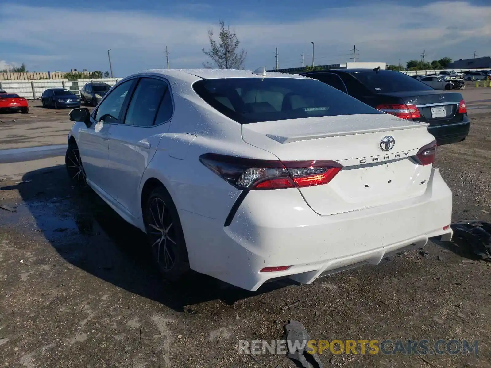 3 Photograph of a damaged car 4T1G11AKXNU625261 TOYOTA CAMRY 2022