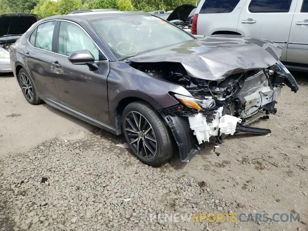 1 Photograph of a damaged car 4T1G11AKXNU629651 TOYOTA CAMRY 2022