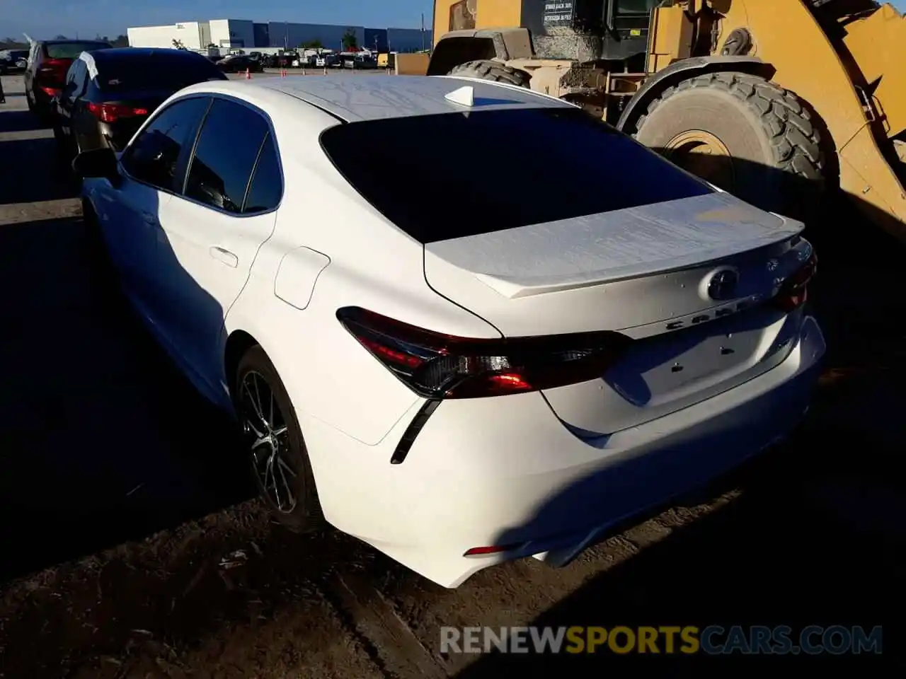 3 Photograph of a damaged car 4T1G11AKXNU632999 TOYOTA CAMRY 2022