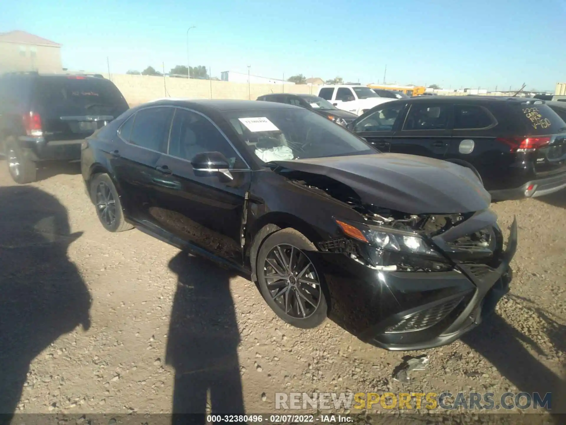 1 Photograph of a damaged car 4T1G11AKXNU647213 TOYOTA CAMRY 2022