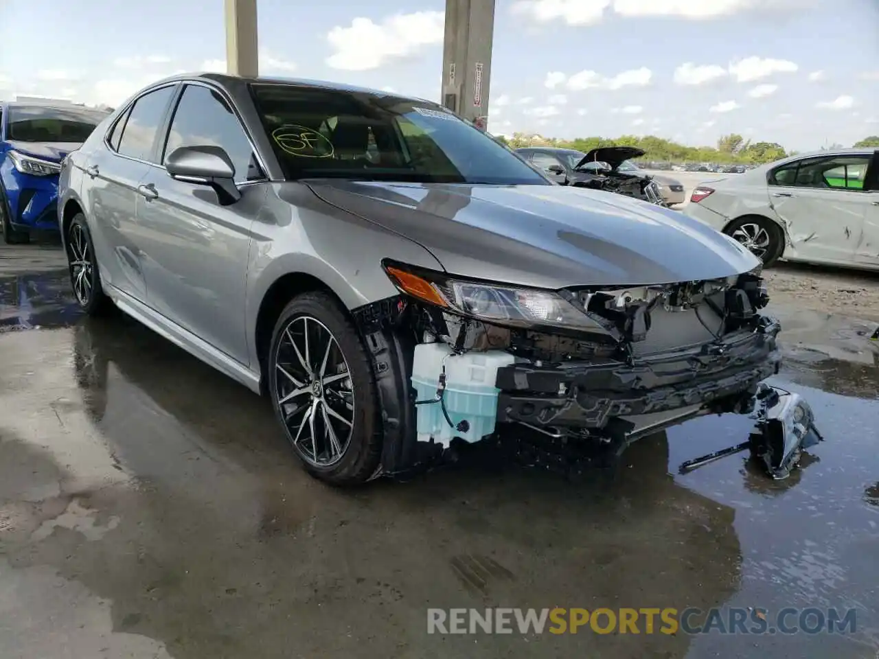 1 Photograph of a damaged car 4T1G11AKXNU656722 TOYOTA CAMRY 2022