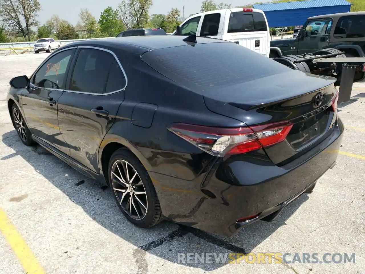 3 Photograph of a damaged car 4T1G11AKXNU658888 TOYOTA CAMRY 2022