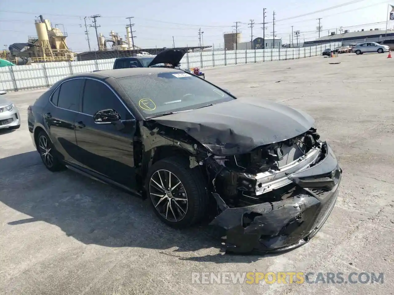 1 Photograph of a damaged car 4T1G11AKXNU670958 TOYOTA CAMRY 2022