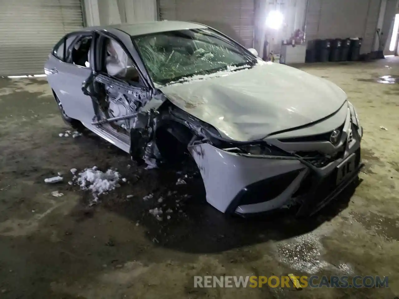 1 Photograph of a damaged car 4T1G11BK1NU047811 TOYOTA CAMRY 2022