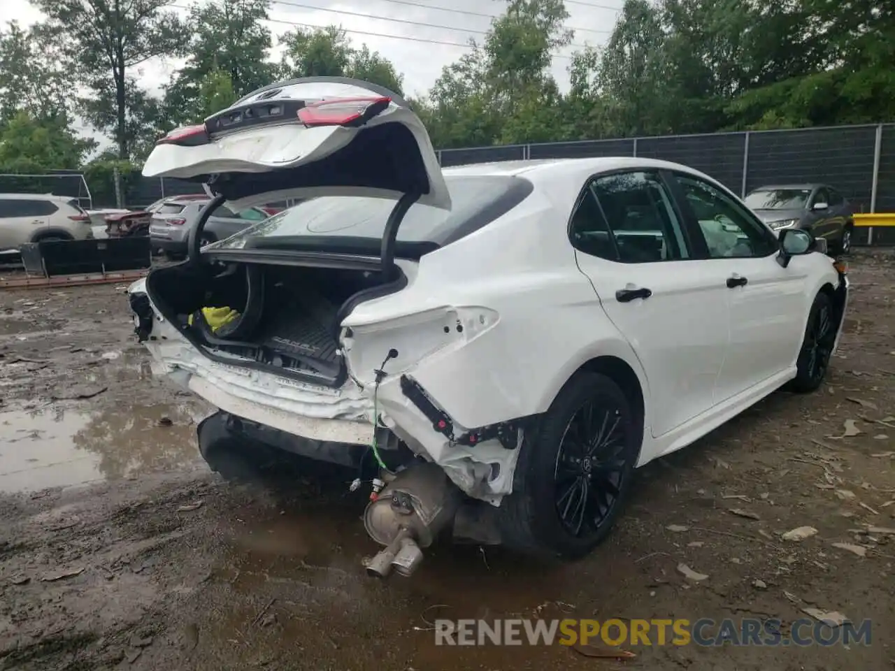 4 Photograph of a damaged car 4T1G11BK2NU056369 TOYOTA CAMRY 2022