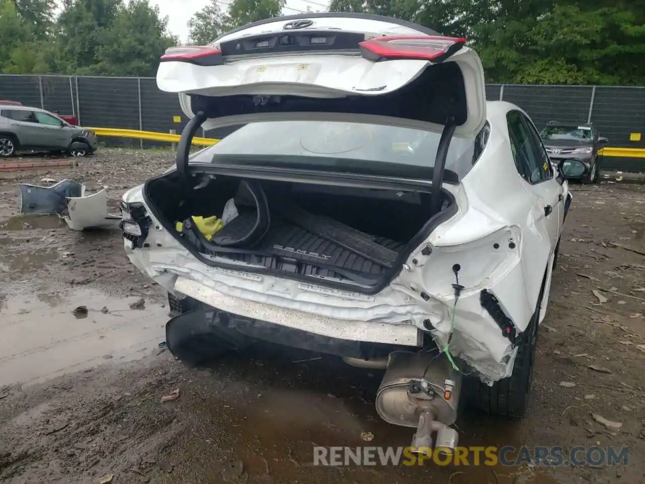 9 Photograph of a damaged car 4T1G11BK2NU056369 TOYOTA CAMRY 2022