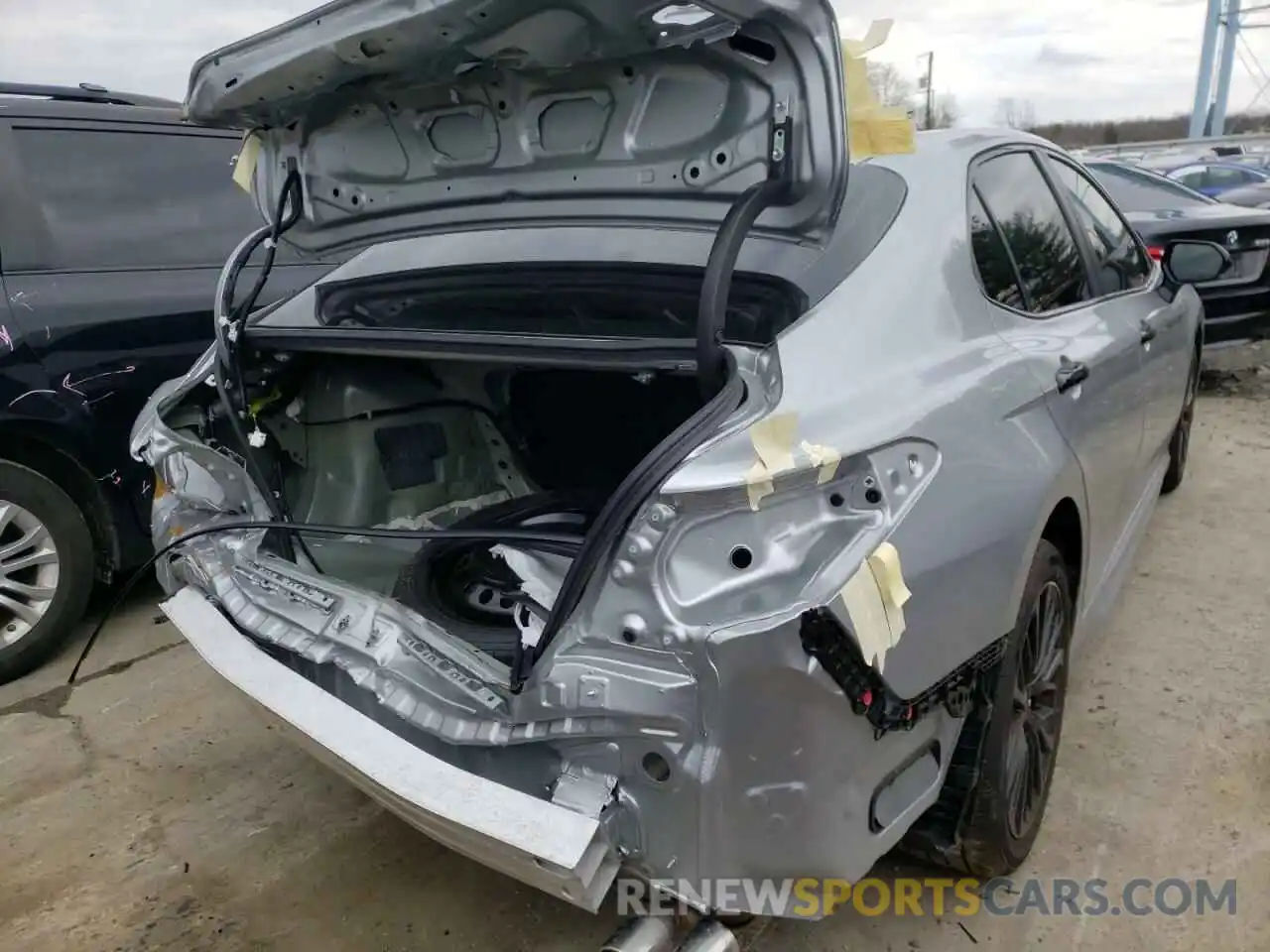 4 Photograph of a damaged car 4T1G11BK3NU056123 TOYOTA CAMRY 2022