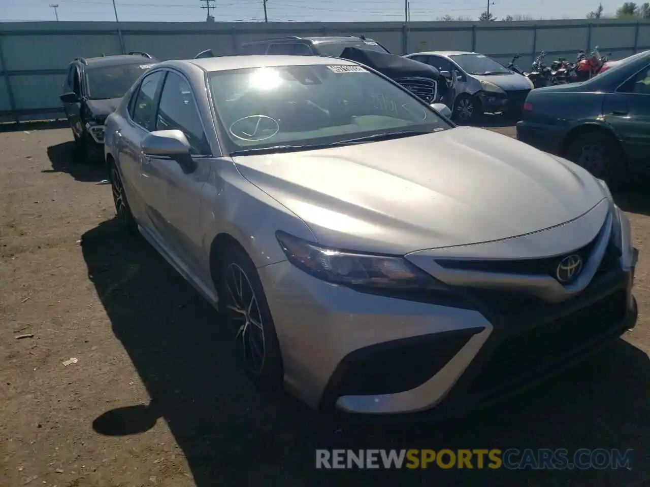 1 Photograph of a damaged car 4T1G11BKXNU053333 TOYOTA CAMRY 2022