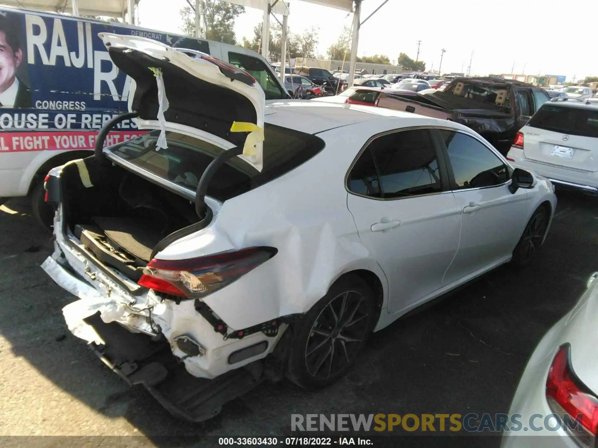 4 Photograph of a damaged car 4T1G31AK1NU581001 TOYOTA CAMRY 2022