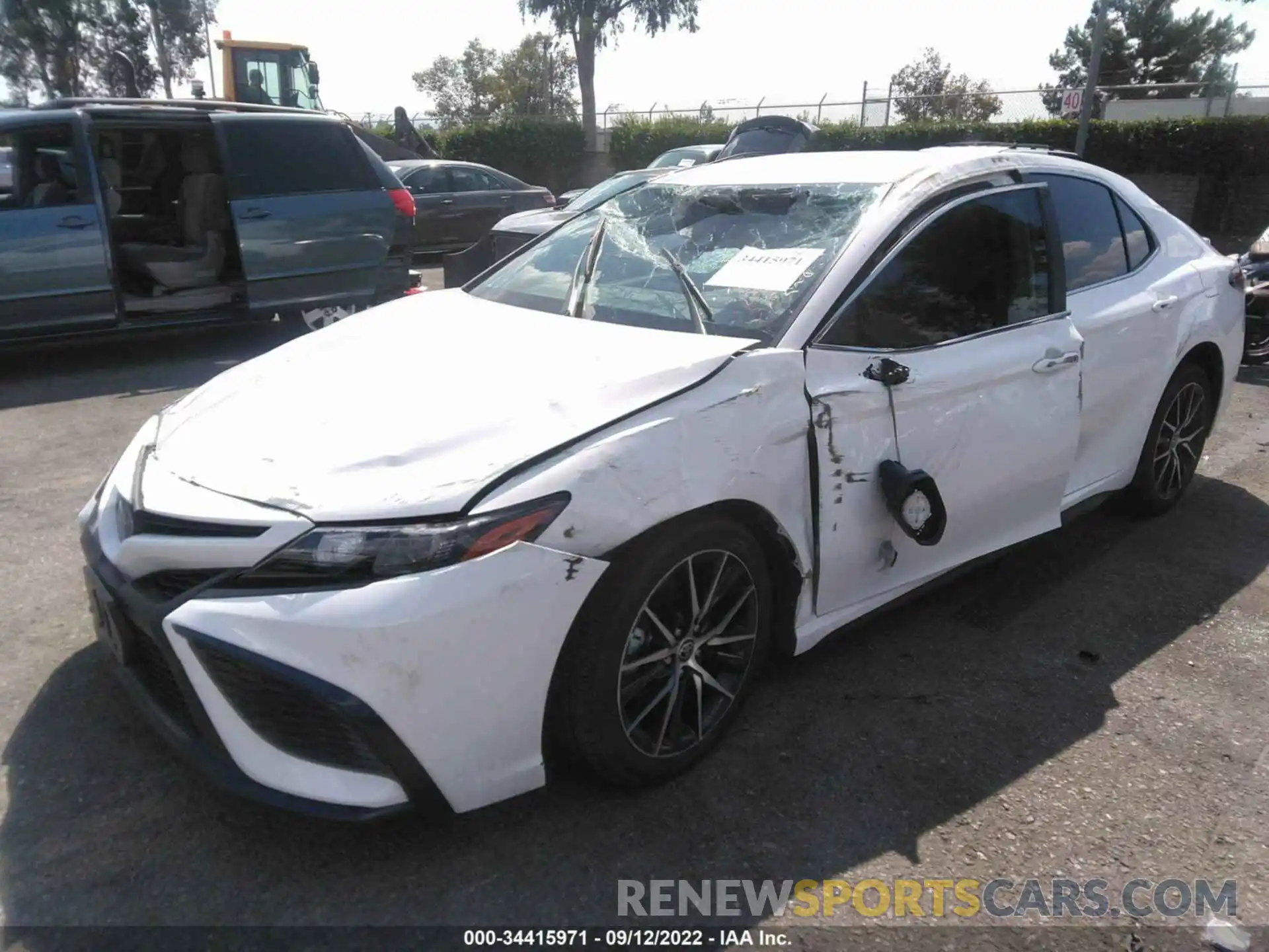 2 Photograph of a damaged car 4T1G31AK3NU581064 TOYOTA CAMRY 2022