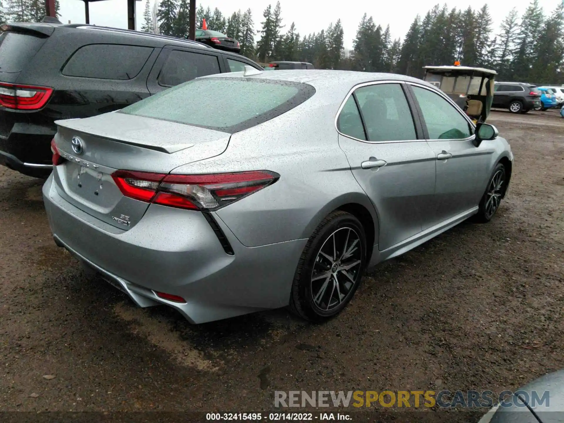 4 Photograph of a damaged car 4T1G31AK3NU581825 TOYOTA CAMRY 2022