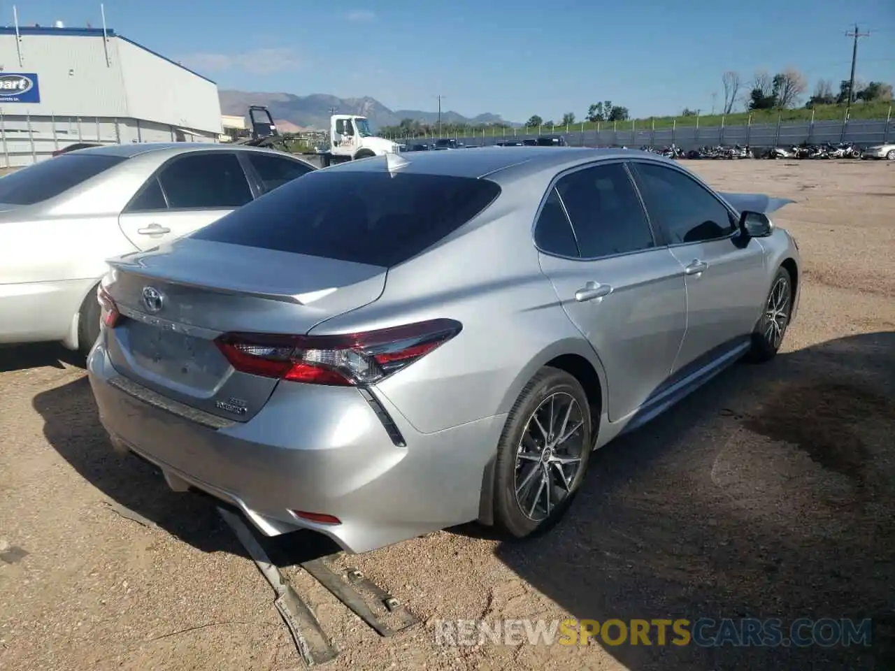 4 Photograph of a damaged car 4T1G31AK3NU596387 TOYOTA CAMRY 2022