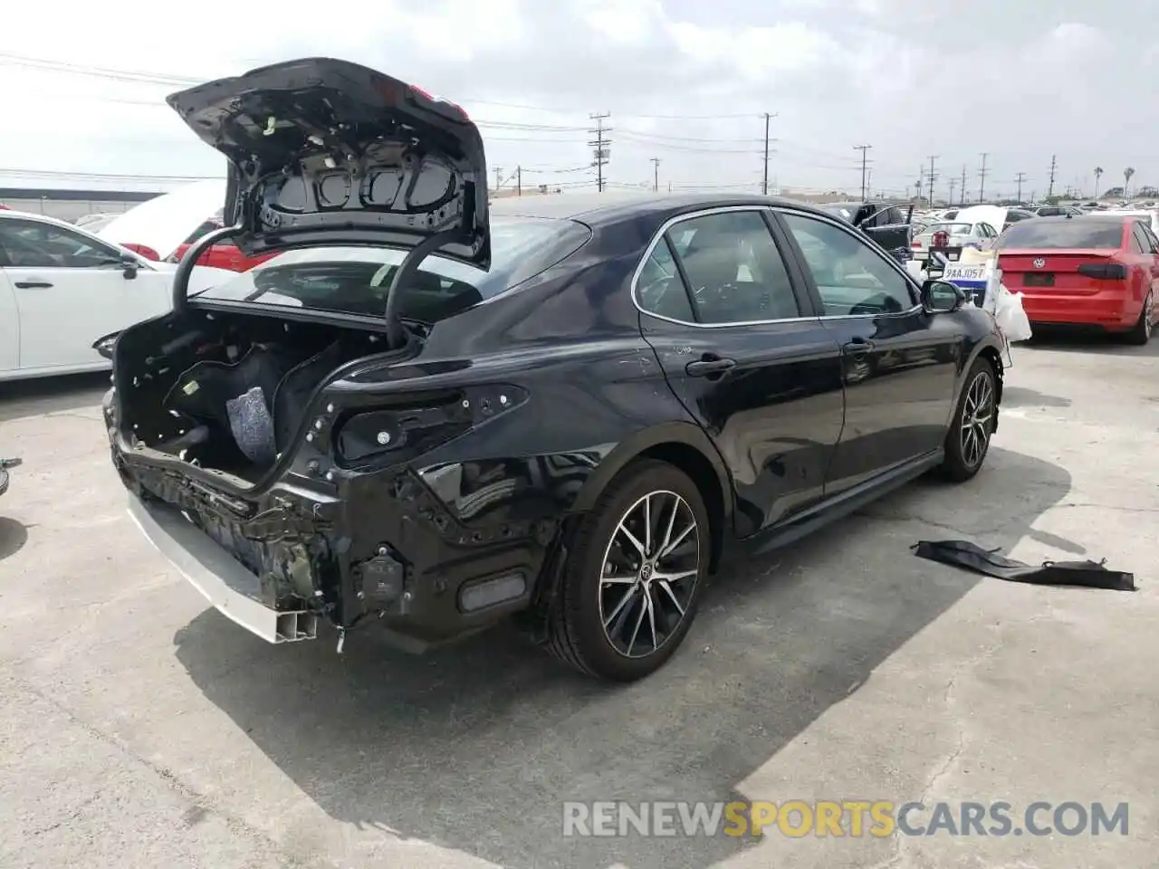 4 Photograph of a damaged car 4T1G31AK7NU580113 TOYOTA CAMRY 2022