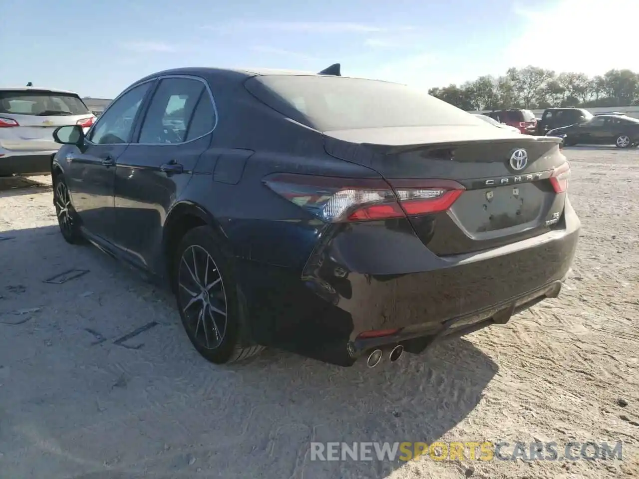 3 Photograph of a damaged car 4T1G31AK8NU570884 TOYOTA CAMRY 2022