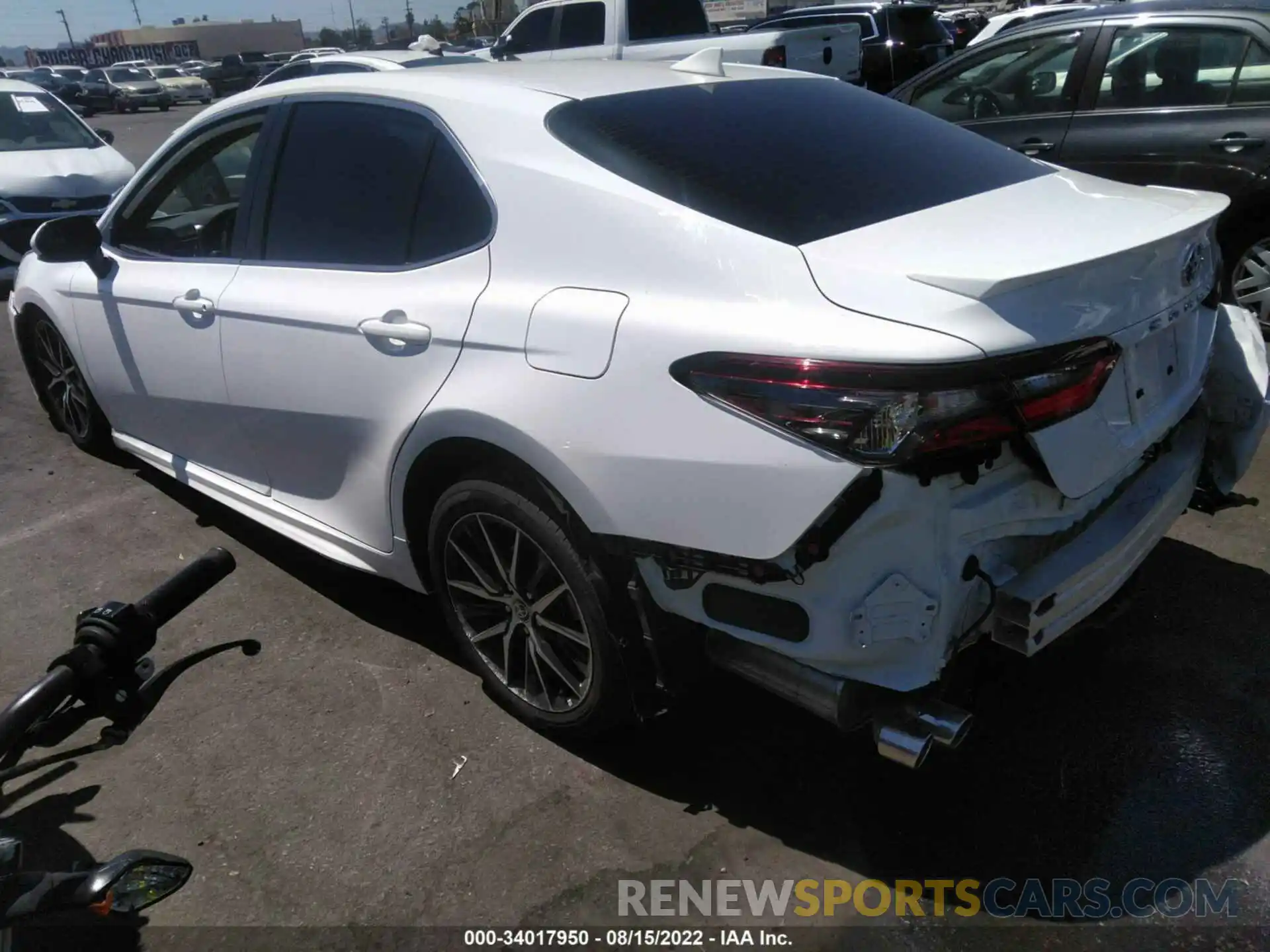 3 Photograph of a damaged car 4T1G31AKXNU583913 TOYOTA CAMRY 2022