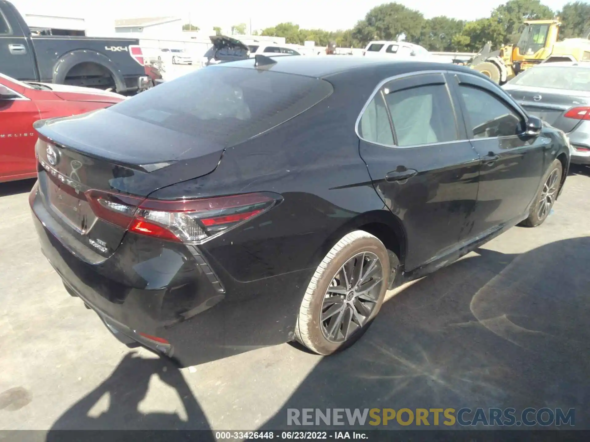 4 Photograph of a damaged car 4T1G31AKXNU589551 TOYOTA CAMRY 2022