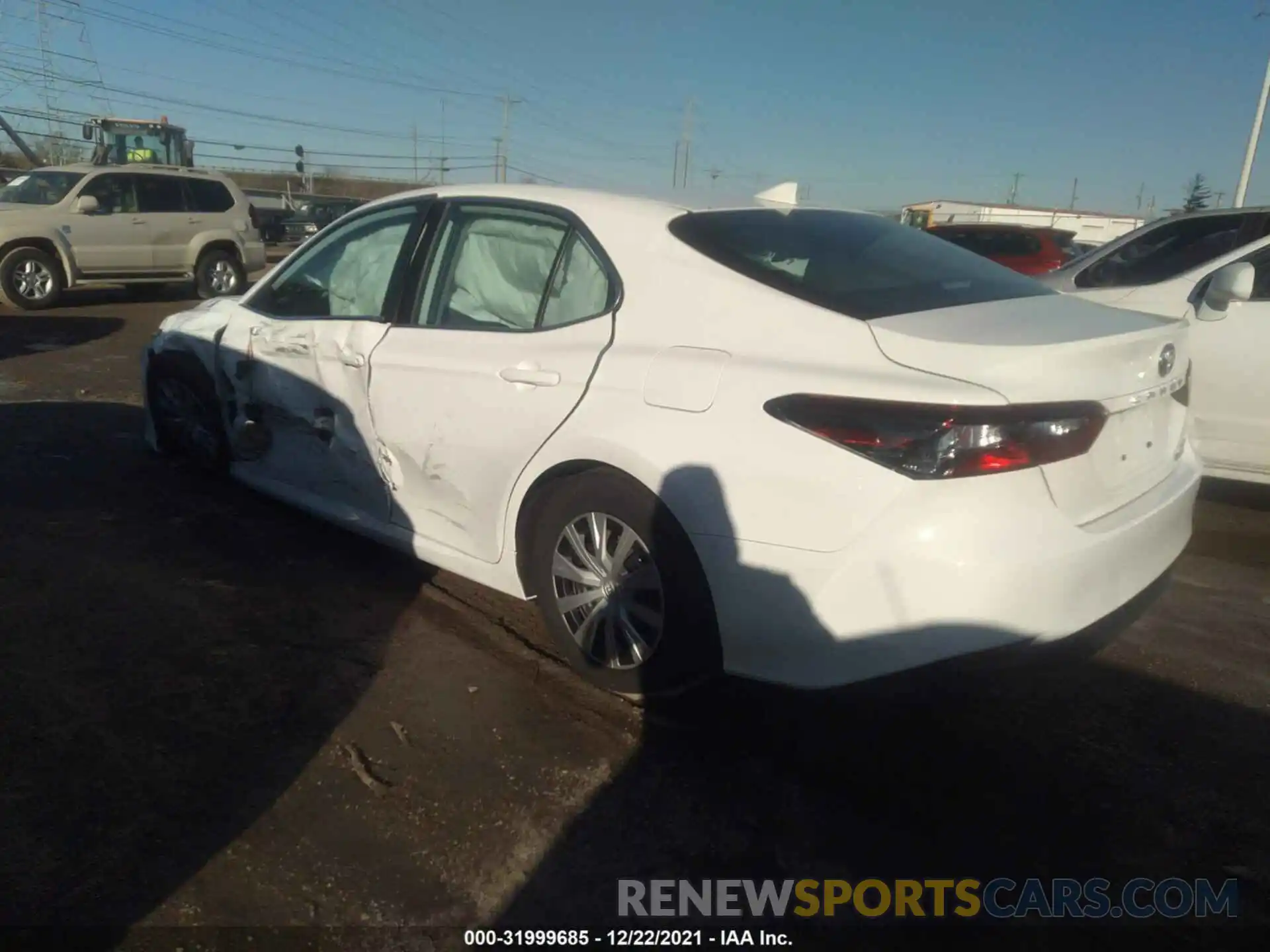 3 Photograph of a damaged car 4T1H31AK2NU572277 TOYOTA CAMRY 2022