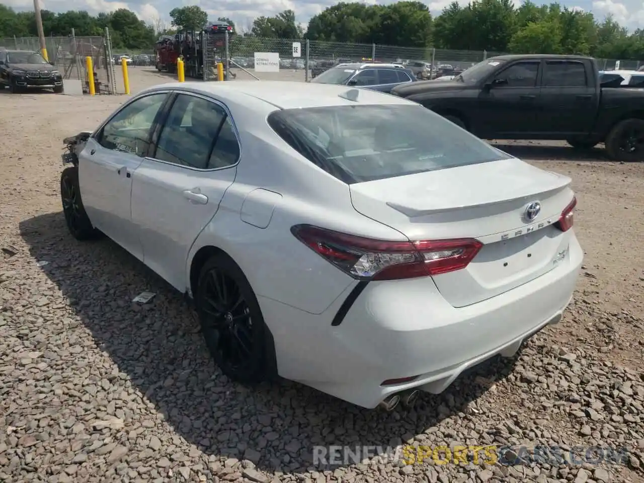 3 Photograph of a damaged car 4T1K31AK0NU033209 TOYOTA CAMRY 2022