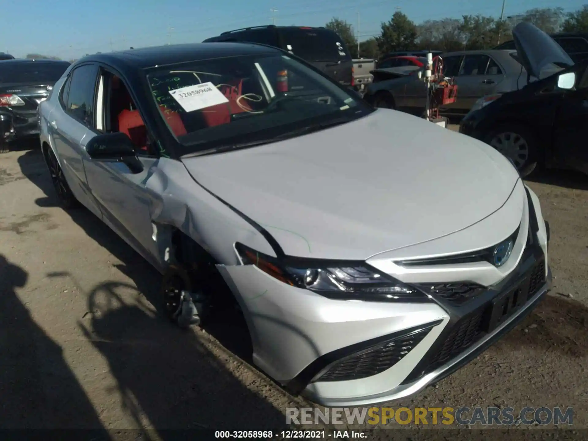 1 Photograph of a damaged car 4T1K31AK1NU033686 TOYOTA CAMRY 2022