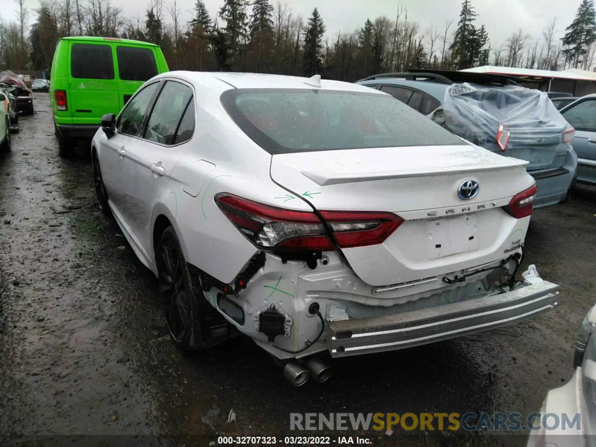 3 Photograph of a damaged car 4T1K31AK2NU570941 TOYOTA CAMRY 2022