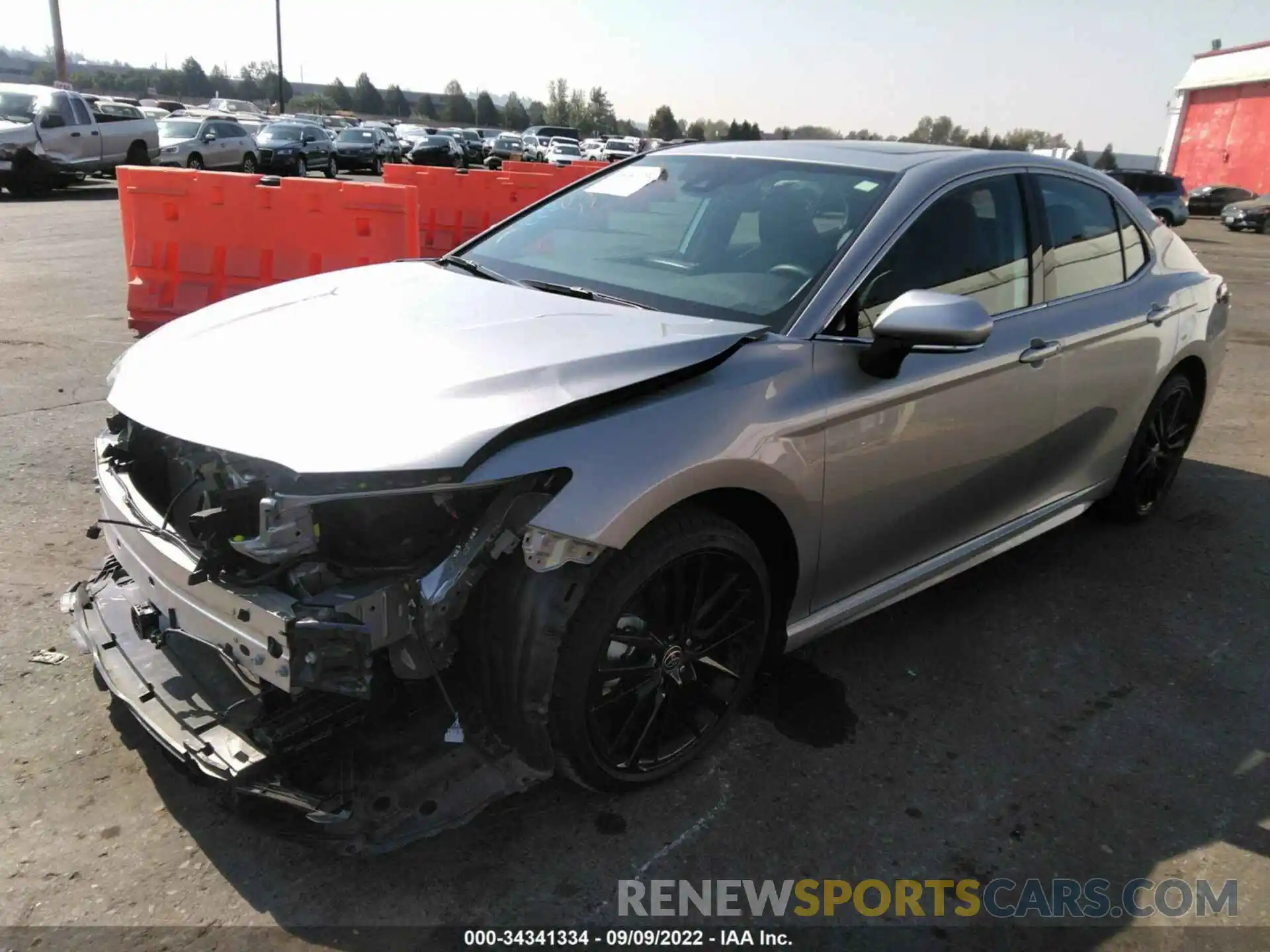 2 Photograph of a damaged car 4T1K31AK4NU570987 TOYOTA CAMRY 2022