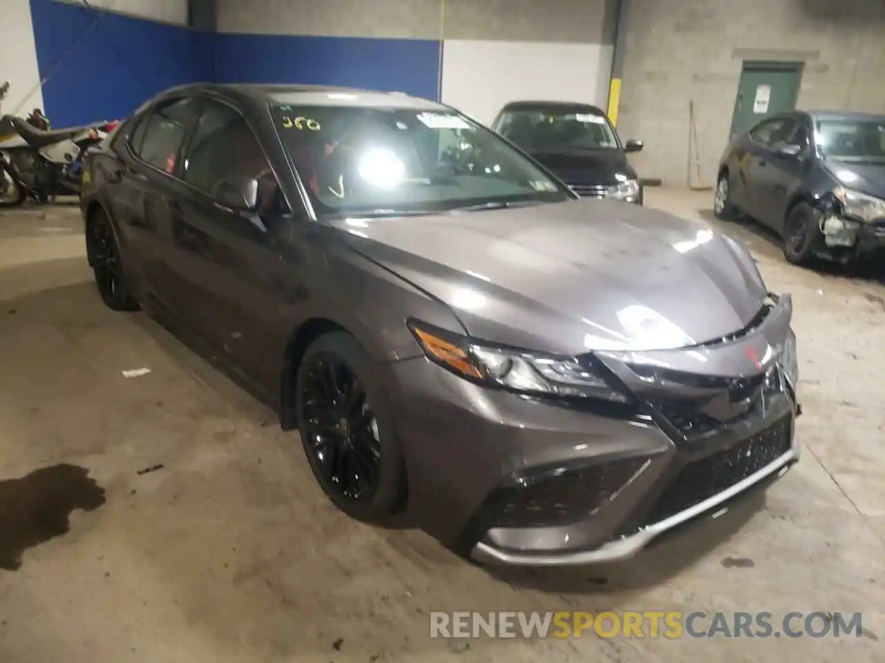 1 Photograph of a damaged car 4T1K31AK7NU581319 TOYOTA CAMRY 2022