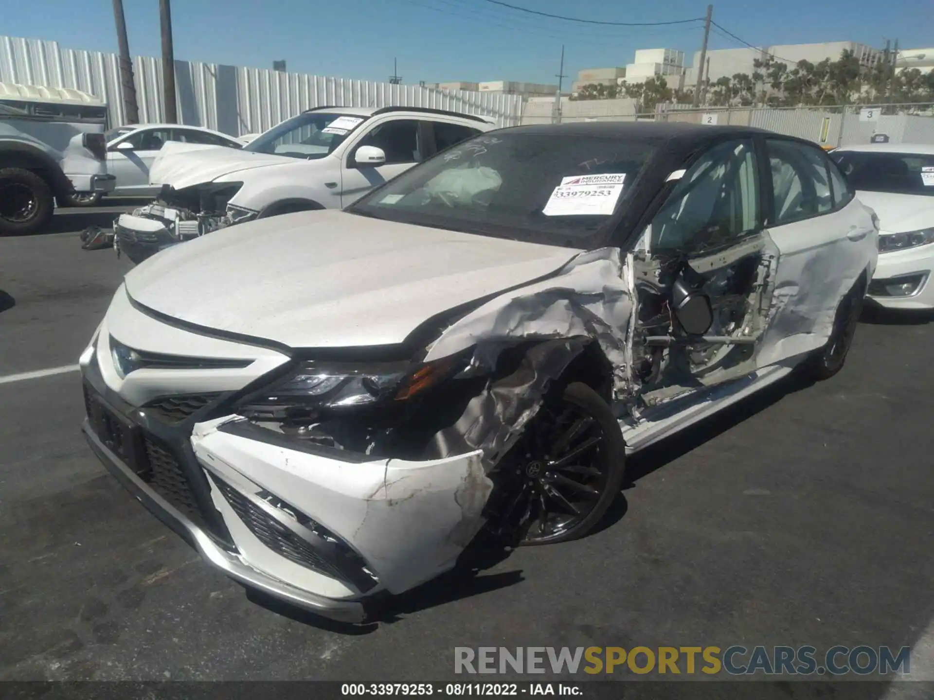 2 Photograph of a damaged car 4T1K31AK8NU039551 TOYOTA CAMRY 2022