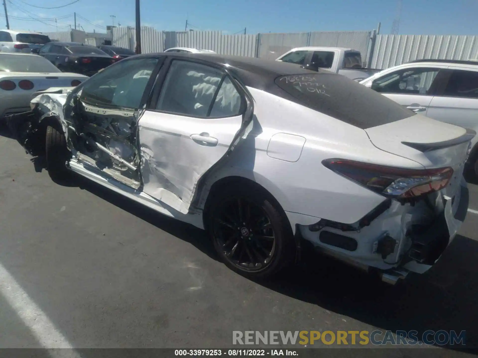 3 Photograph of a damaged car 4T1K31AK8NU039551 TOYOTA CAMRY 2022