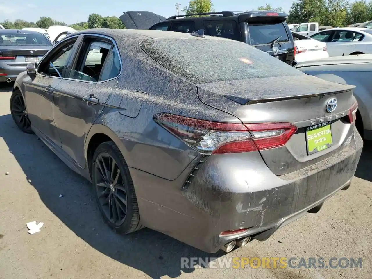 3 Photograph of a damaged car 4T1K31AK8NU570538 TOYOTA CAMRY 2022