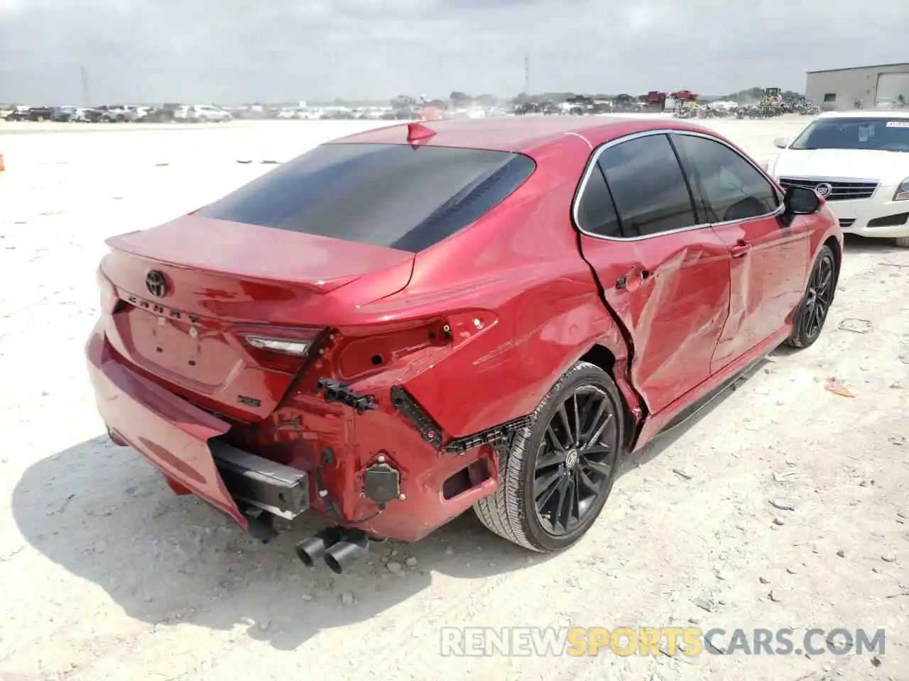 4 Photograph of a damaged car 4T1K61AK0NU004607 TOYOTA CAMRY 2022