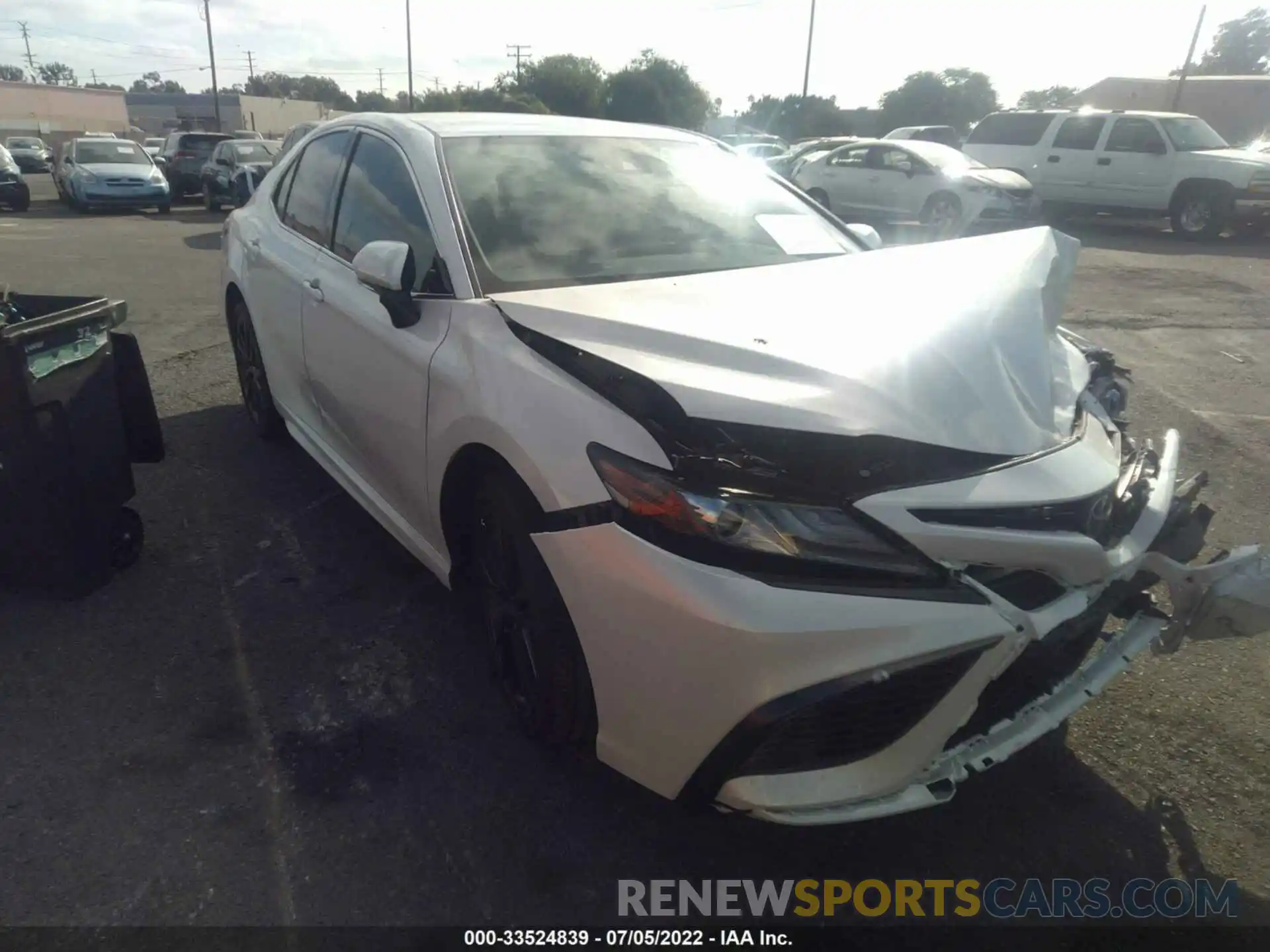 1 Photograph of a damaged car 4T1K61AK0NU008723 TOYOTA CAMRY 2022