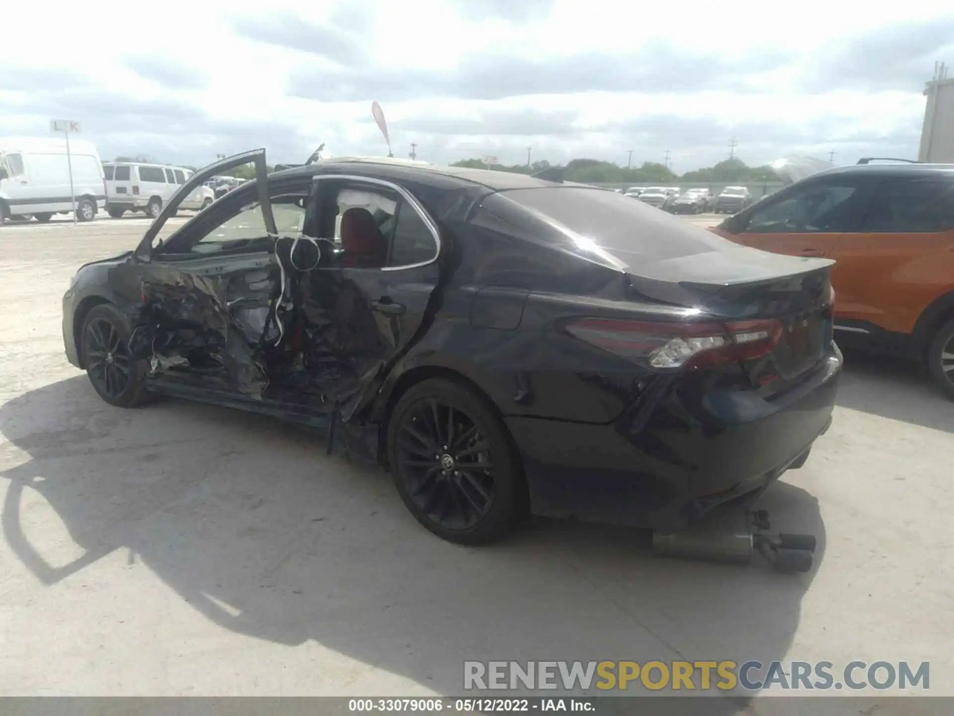 3 Photograph of a damaged car 4T1K61AK0NU027028 TOYOTA CAMRY 2022