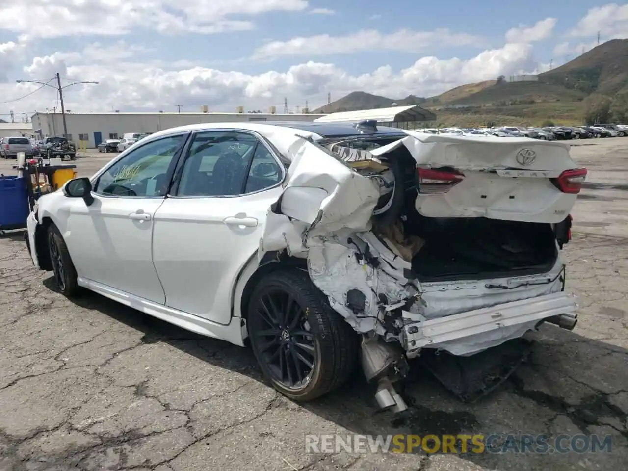 3 Photograph of a damaged car 4T1K61AK1NU011565 TOYOTA CAMRY 2022