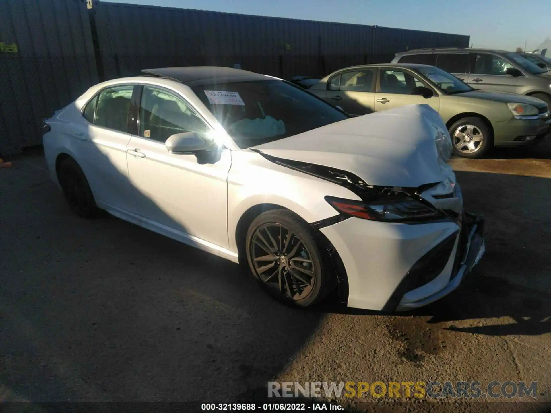 1 Photograph of a damaged car 4T1K61AK1NU012134 TOYOTA CAMRY 2022